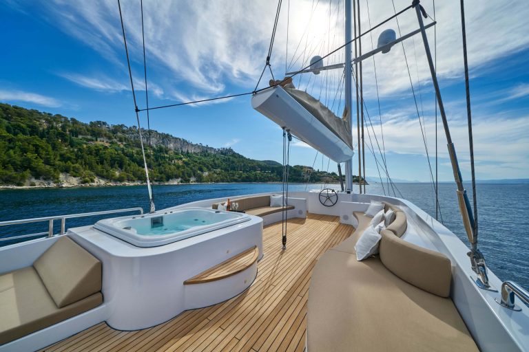 acapella luxury yacht jacuzzi