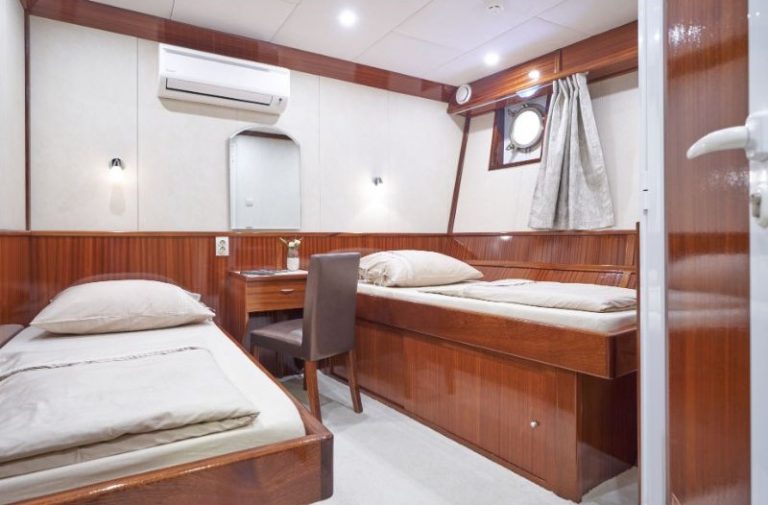 Gulet Tajna Mora interior guest twin cabin