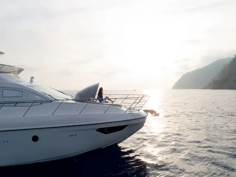 Azimut 55 fly be happy cruise charter Split