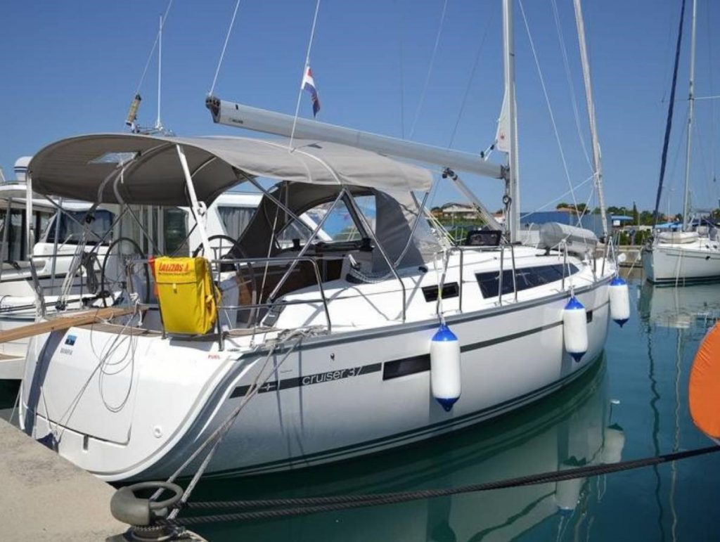 sailing boat Bavaria cruiser 37 atena sailing croatia