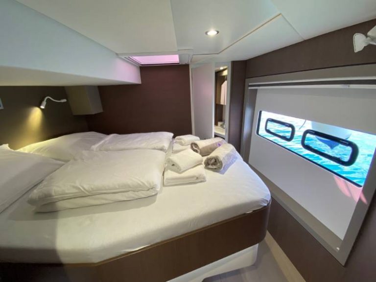 Bali 4.8 Baša catamaran 2020 adriatic charter miles double bed cabin