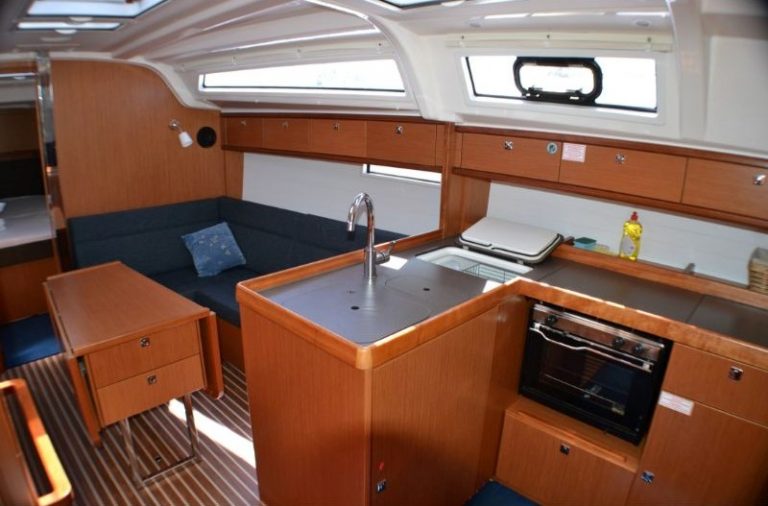 sailing yacht Bavaria 37 cruiser hana kitchen interior