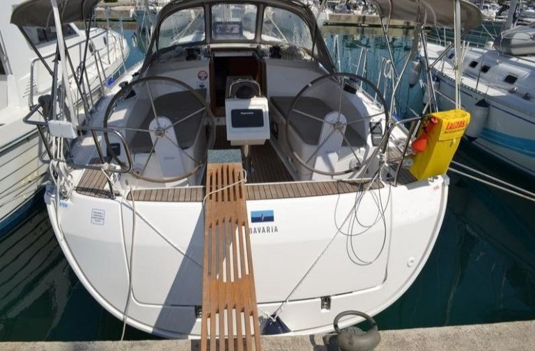 sailing boat Bavaria cruiser 37 atena bathing platform