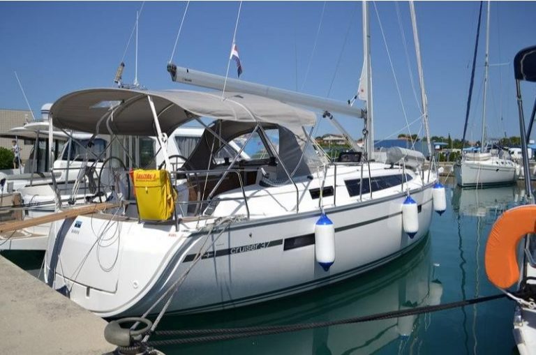 sailing boat Bavaria cruiser 37 atena in port