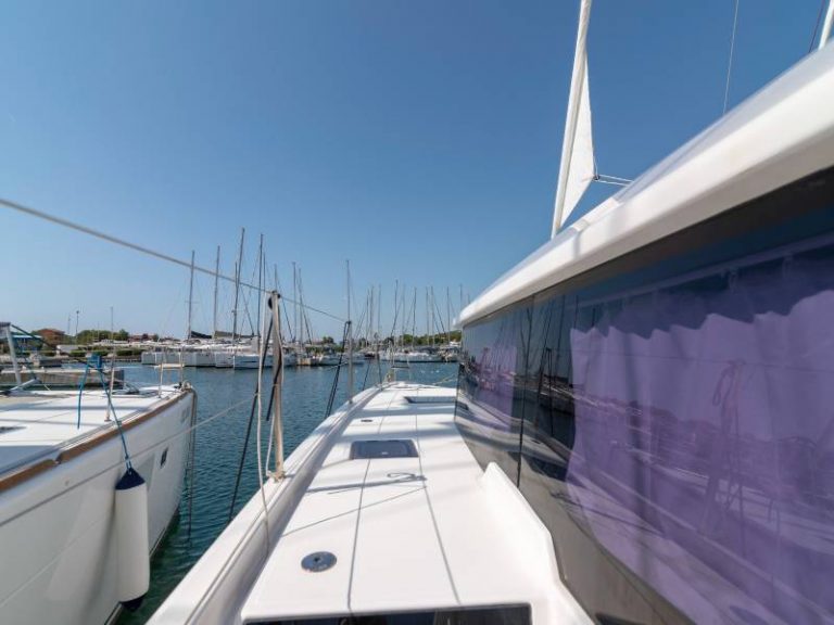 Dufour 48 catamaran Dreamland side view