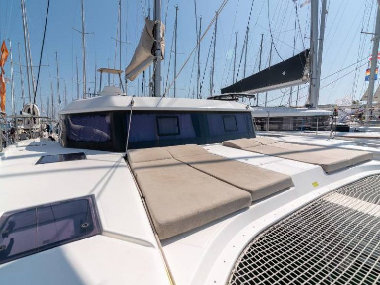 Dufour 48 catamaran Dreamland sun mattresses