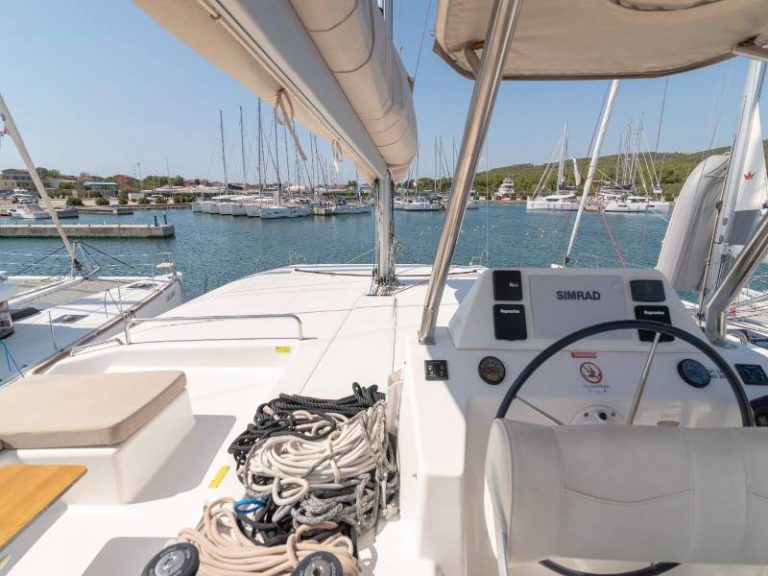 Dufour 48 catamaran Dreamland steering station