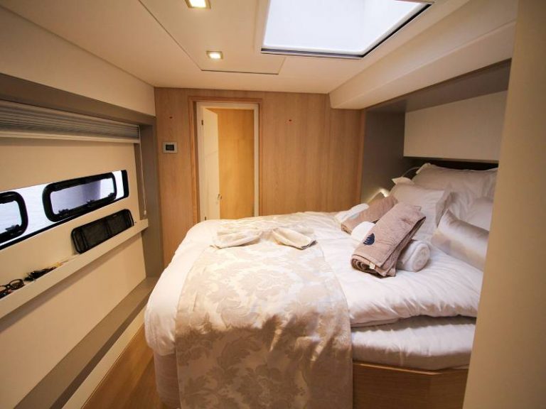 Namaste of Bali Bali 5.4 crewed catamaran double bed cabin