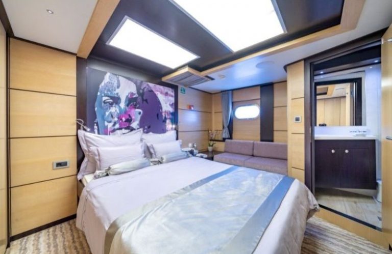 luxury yacht Navilux adriatic charter miles bed in master cabin