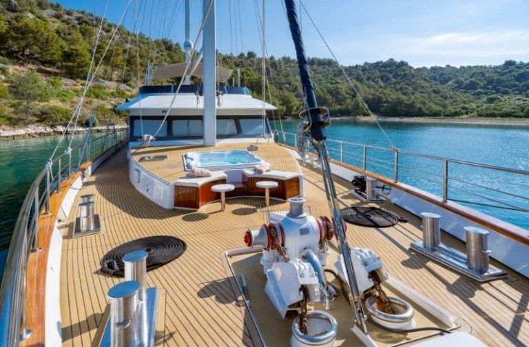 luxury yacht Navilux adriatic charter miles cruising the Adriatic