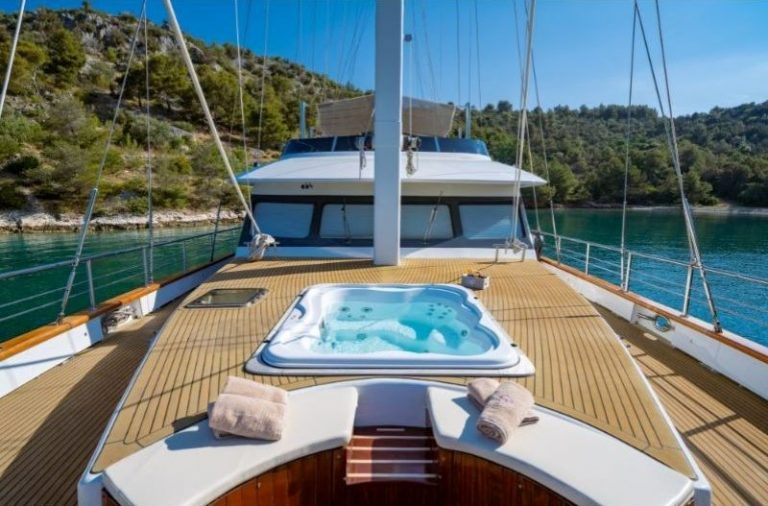 luxury yacht Navilux adriatic charter miles teak deck jacuzzi