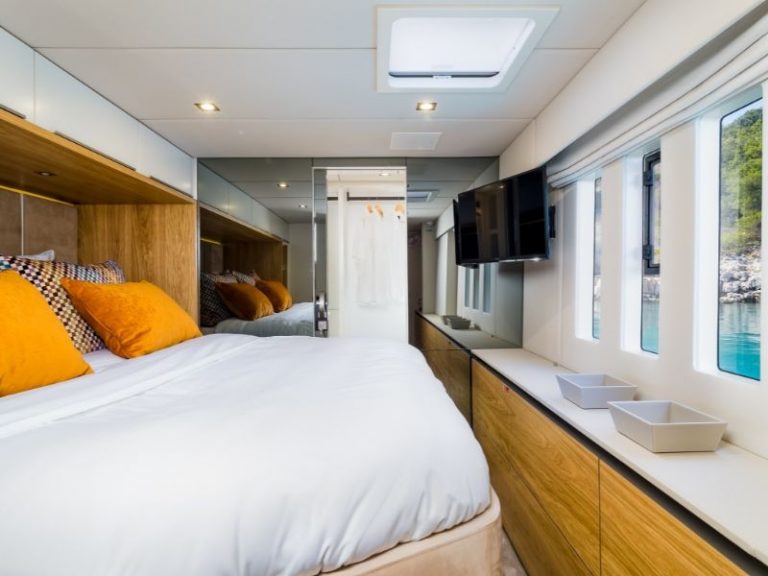 Sunreef 60 Vulpino luxury catamaran guest cabin