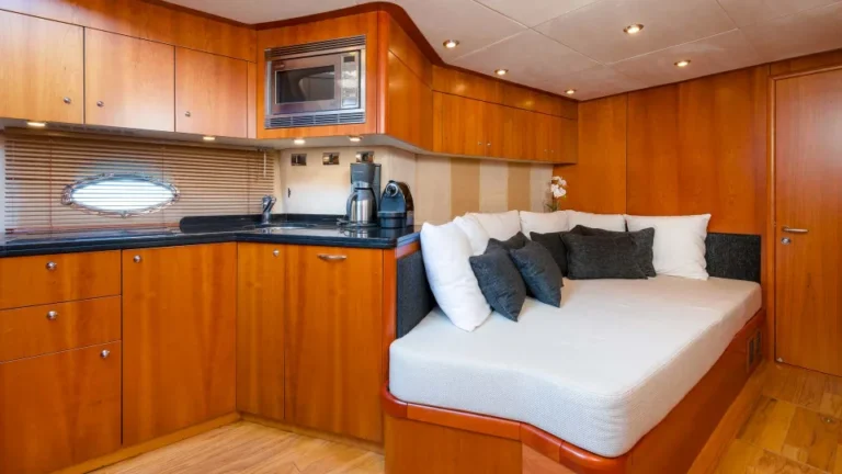 sunseeker predator 72 glorius bed in lower deck