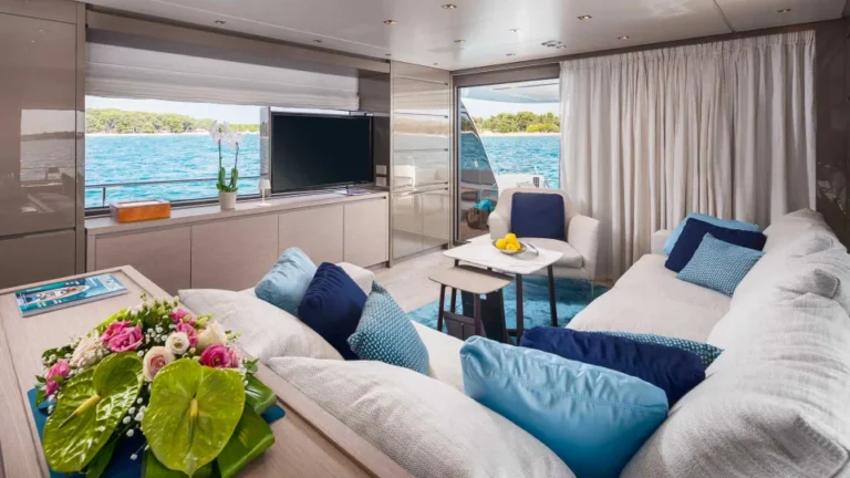 San lorenzo 78 secundus luxury yacht lounge