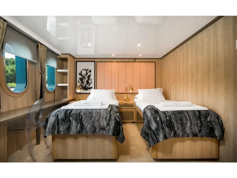 Agape Rose luxury yacht twin cabine