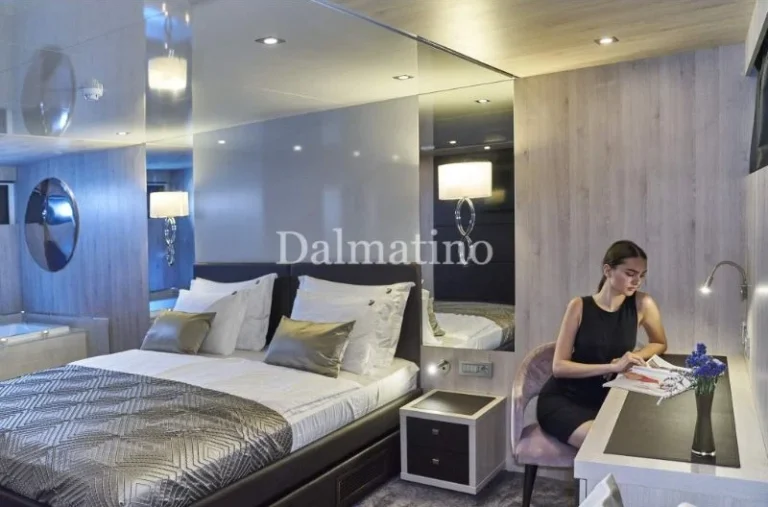 luxury sailing yacht Dalmatino guest cabin