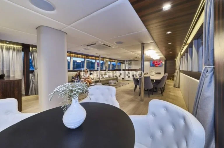 luxury sailing yacht Dalmatino inside salon view