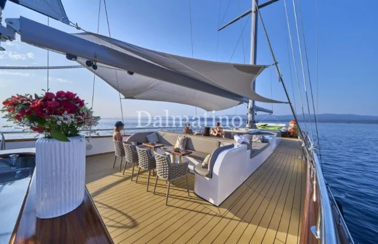 luxury sailing yacht Dalmatino sun tent