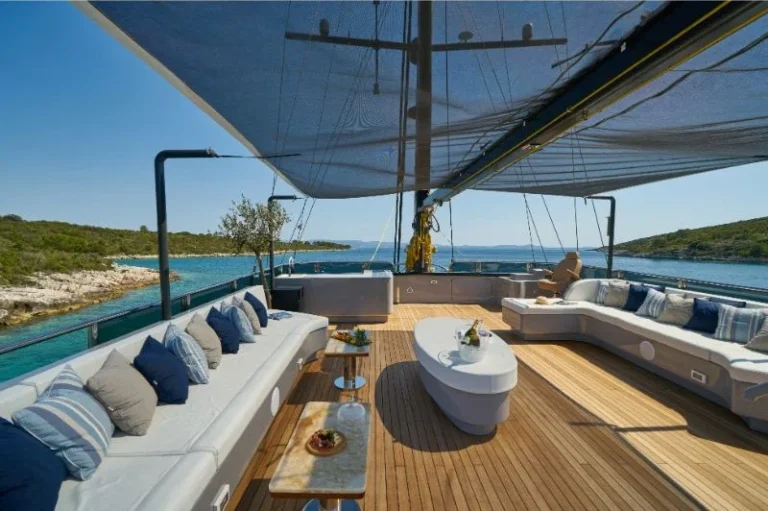 Rara Avis luxury yacht exterior table