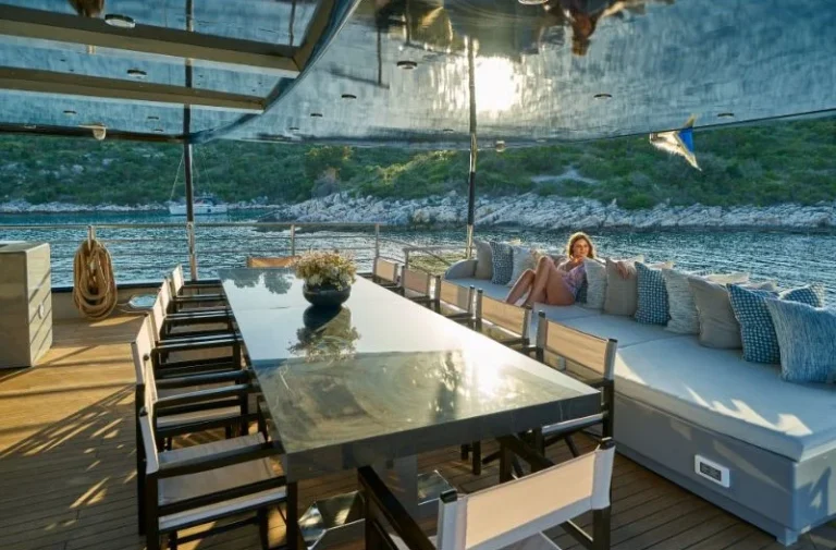 Rara Avis luxury yacht exterior dinning table