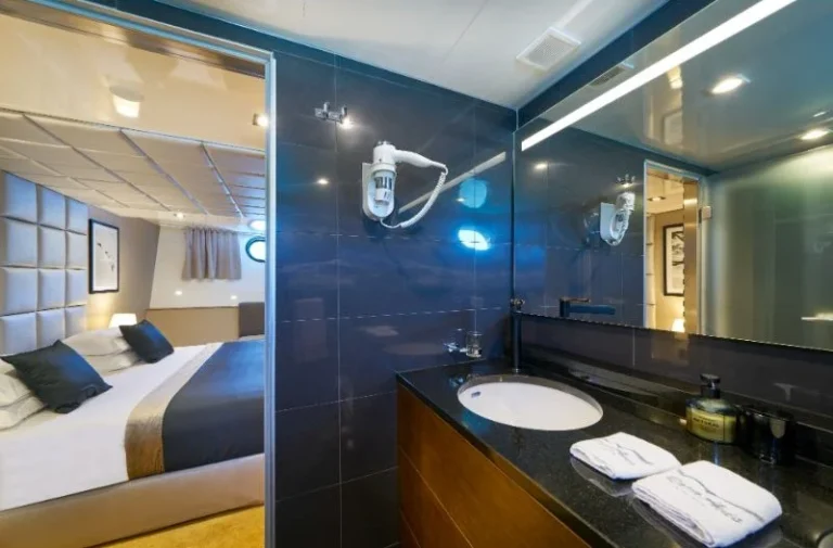 Rara Avis luxury yacht bathroom