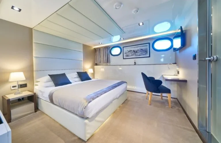 Rara Avis luxury yacht master cabin