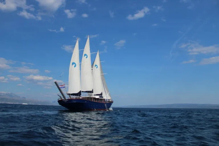 gulet barba outside sailing stern