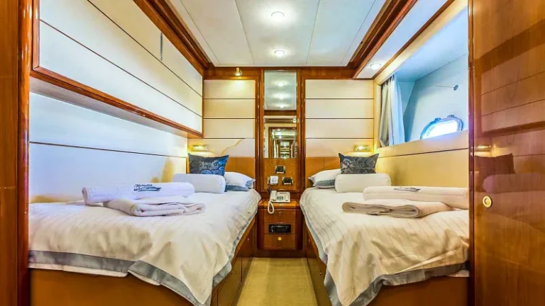 Ferretti 880 luxury yacht miss katarina guest twin bed cabin 2