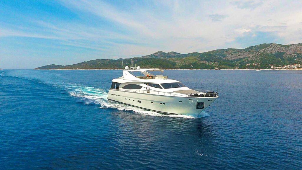 Ferretti 880 luxury yacht miss katarina cruising