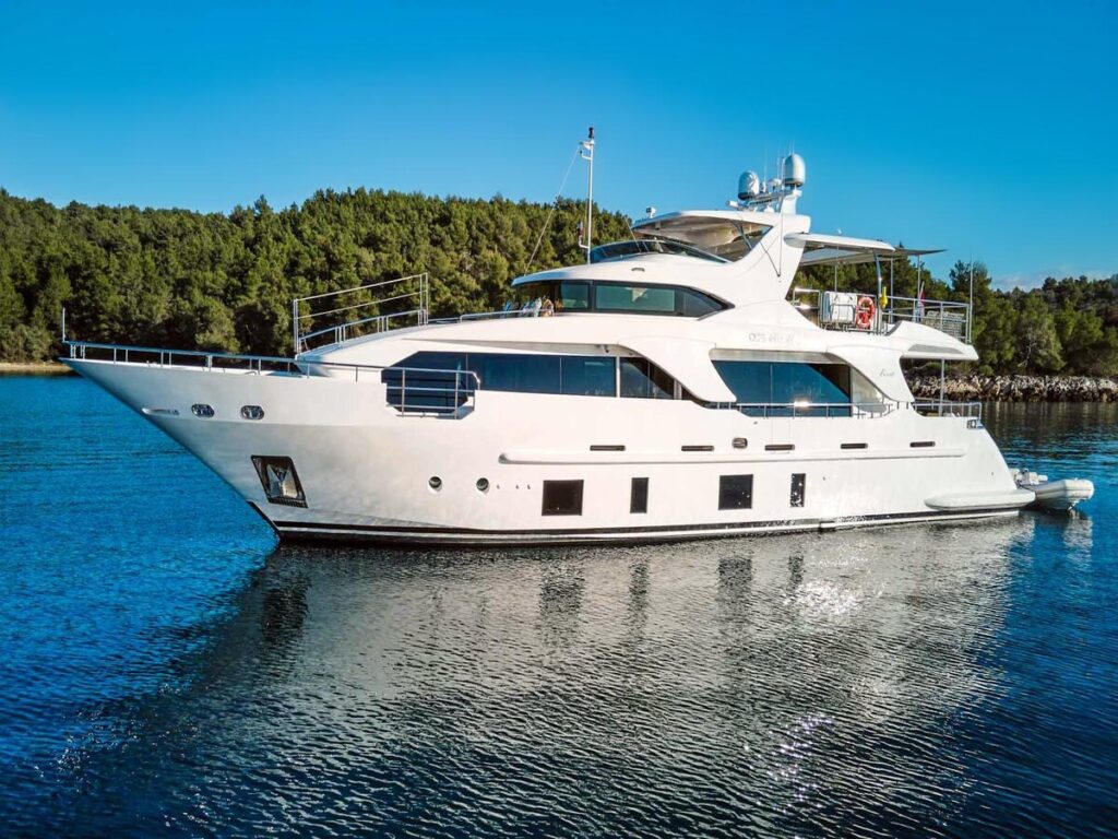 Benetti Delfino Ocean drive anchor