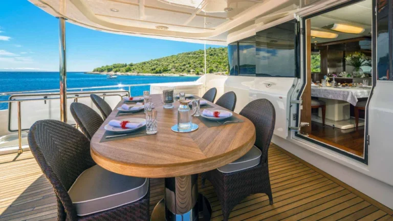 Ferretti Navetta 33 Seventh Sense deck cockpit lounge