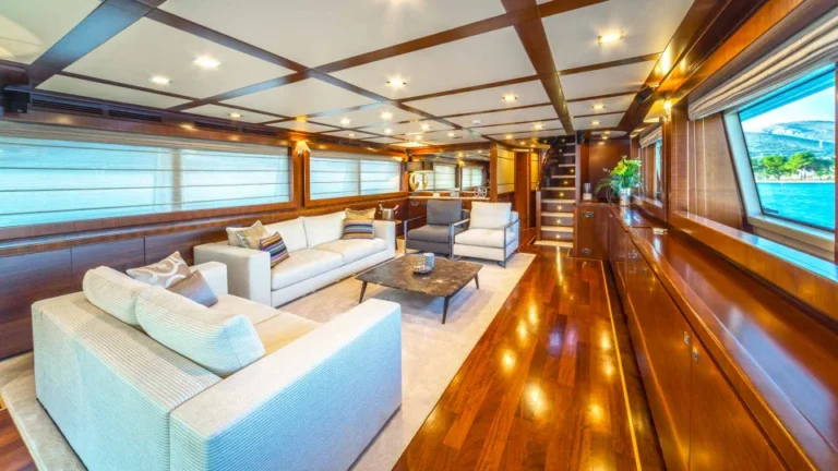 Ferretti Navetta 33 Seventh Sense salon view