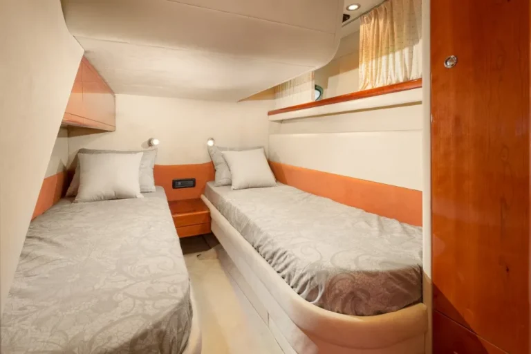 Adriatic charter miles Dalla Pieta 48 Lady Tania toilet double cabin