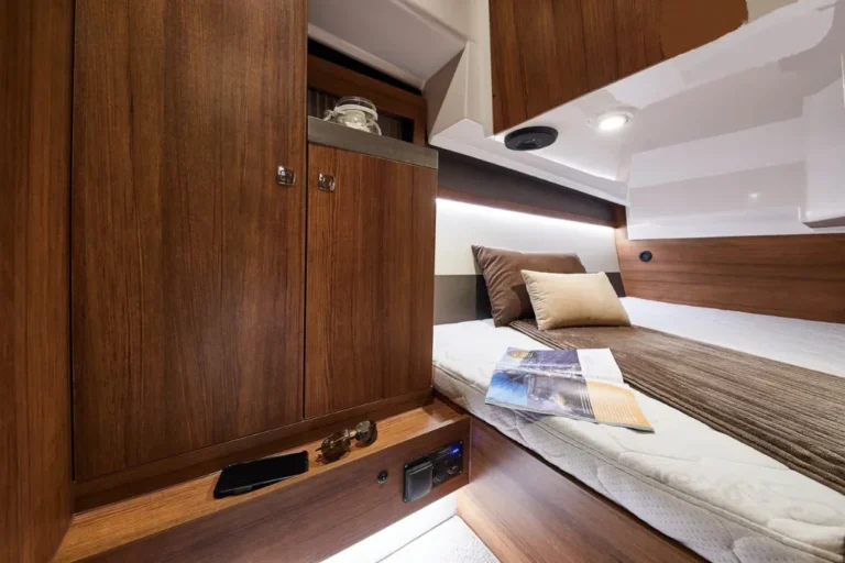 Northman 1200 Maya Bay 3 motor yacht cabin