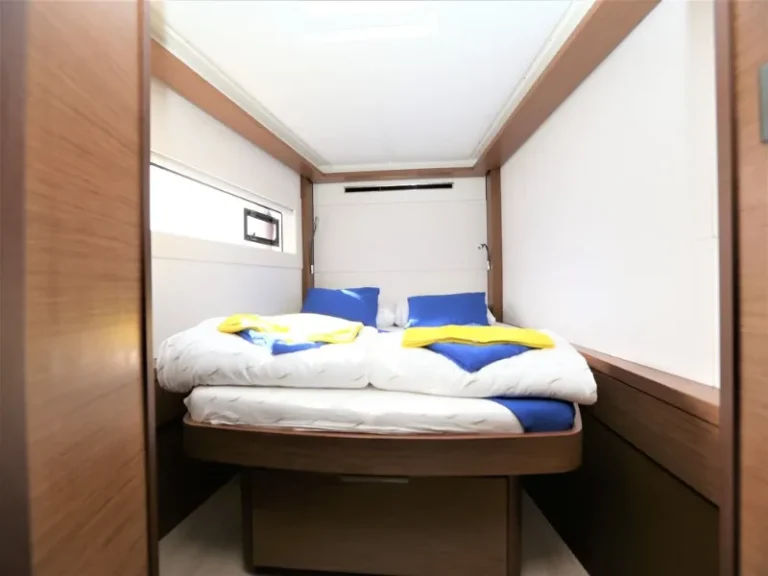 lagoon 46 lady point catamaran double bed cabin