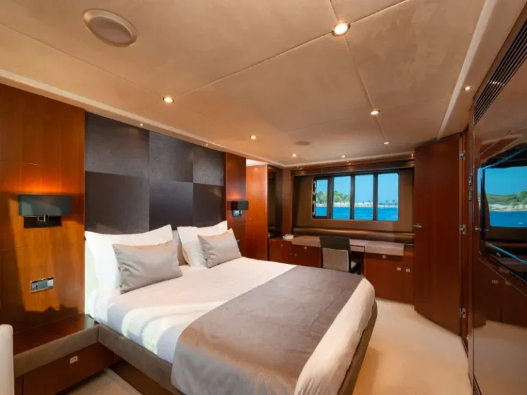 princess 72 fly champion luxury yacht vip cabin