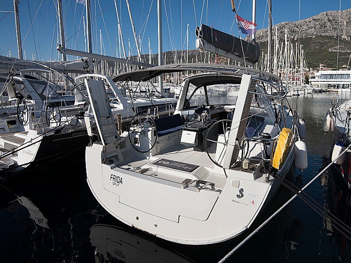 sailing yacht oceanis 45 frida adriatic charter miles marina kaštela