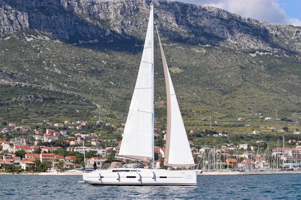 Dufour 460 Gl Esra on the sea