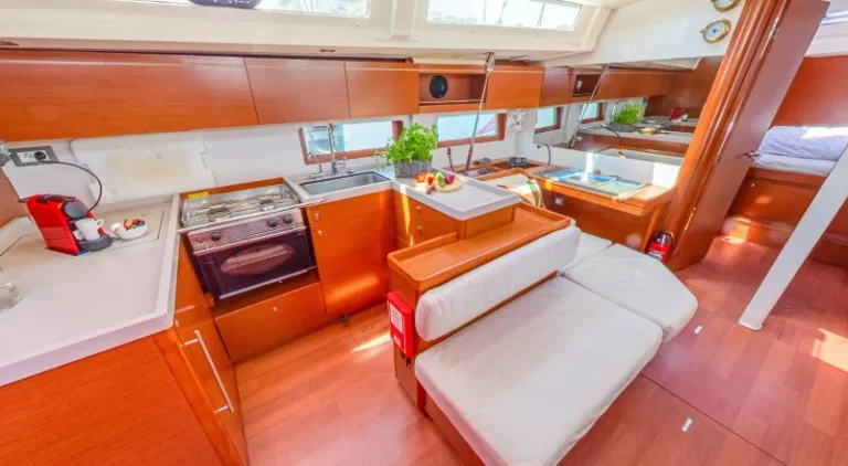 sailing yacht Oceanis 51.1 south point adriatic charter miles salon