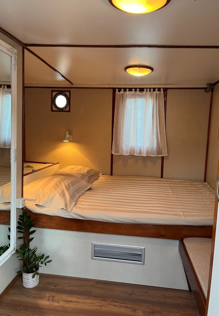 mini cruiser elena adriatic charter miles cabin sofa 2