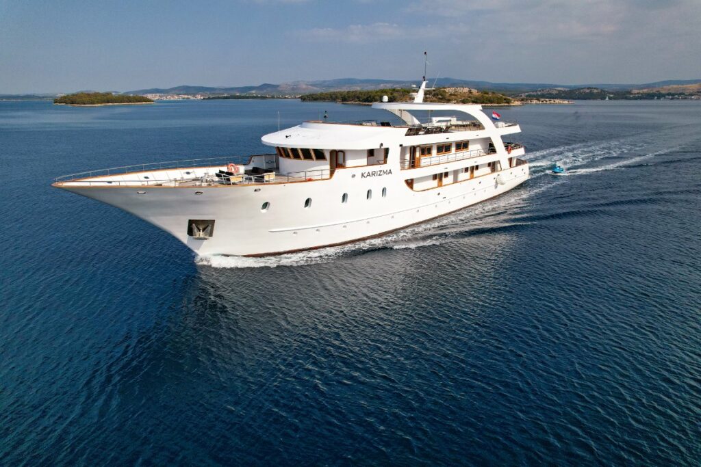 mini cruiser Karizma split adriatic charter miles crewed charter