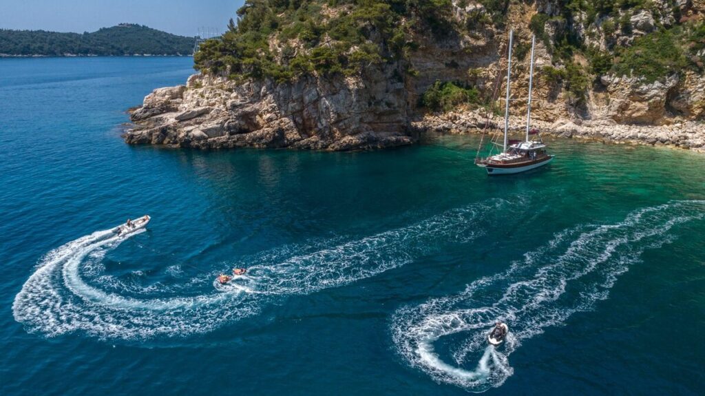 gulet adriatic holiday cruising adriatic charter miles