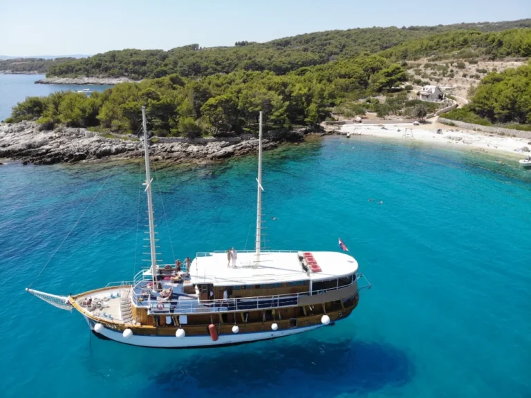 mini cruiser novi dan adriatic charter miles charter croatia